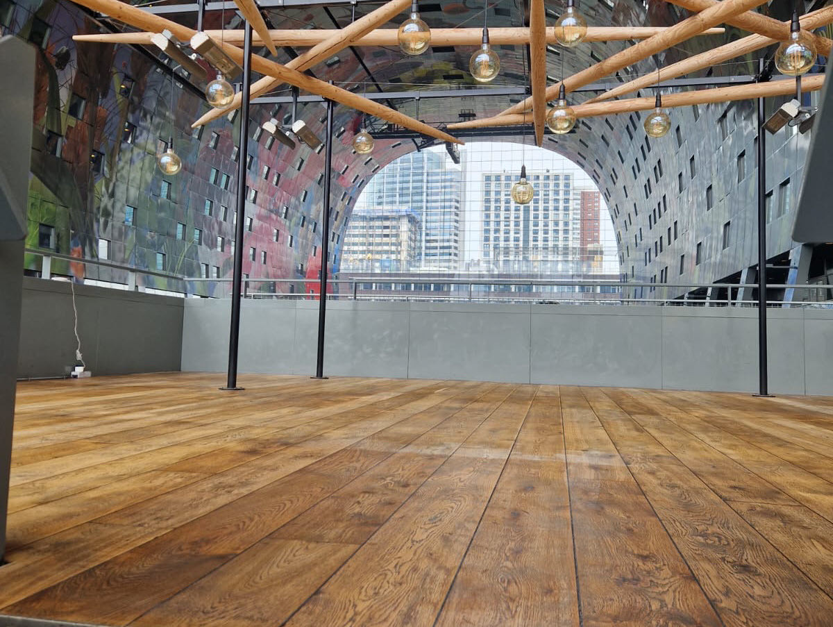 Pinchos Markthal   houten vloer opgeknapt  1